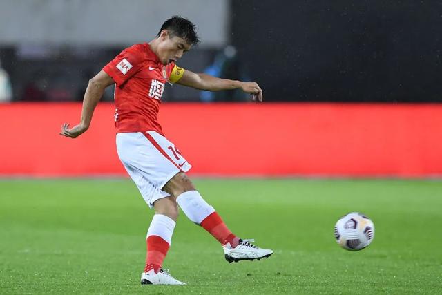 曼城跟队记者曝料：瓜迪奥拉已同意1+1的续约条款